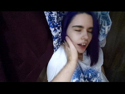 ❤️ 押し入れの中の姉ちゃんを発見し、イクのを手伝う ❤️ セックスビデオ ❌️❤